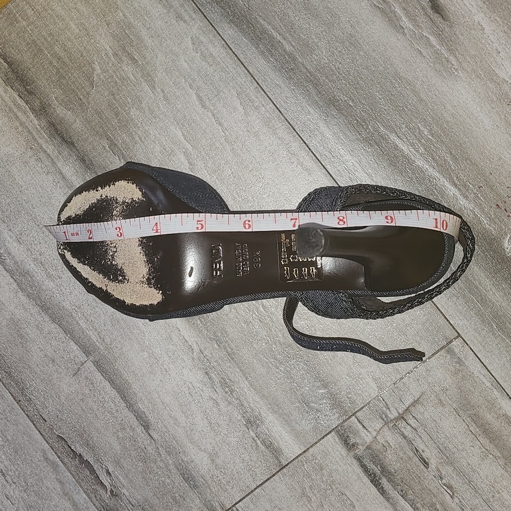 Fendi T-Strap Sandals - Picture 13 of 13